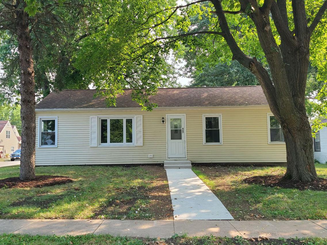 427 Woolf Ct., Rochelle, IL 61068