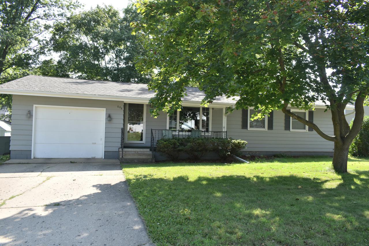 606 N Church St., Roanoke, IL 61561
