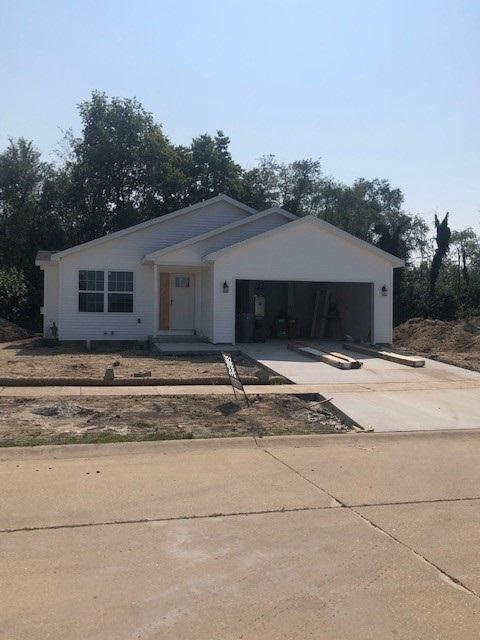 2401 N Fairfield Dr., Urbana, IL 61802