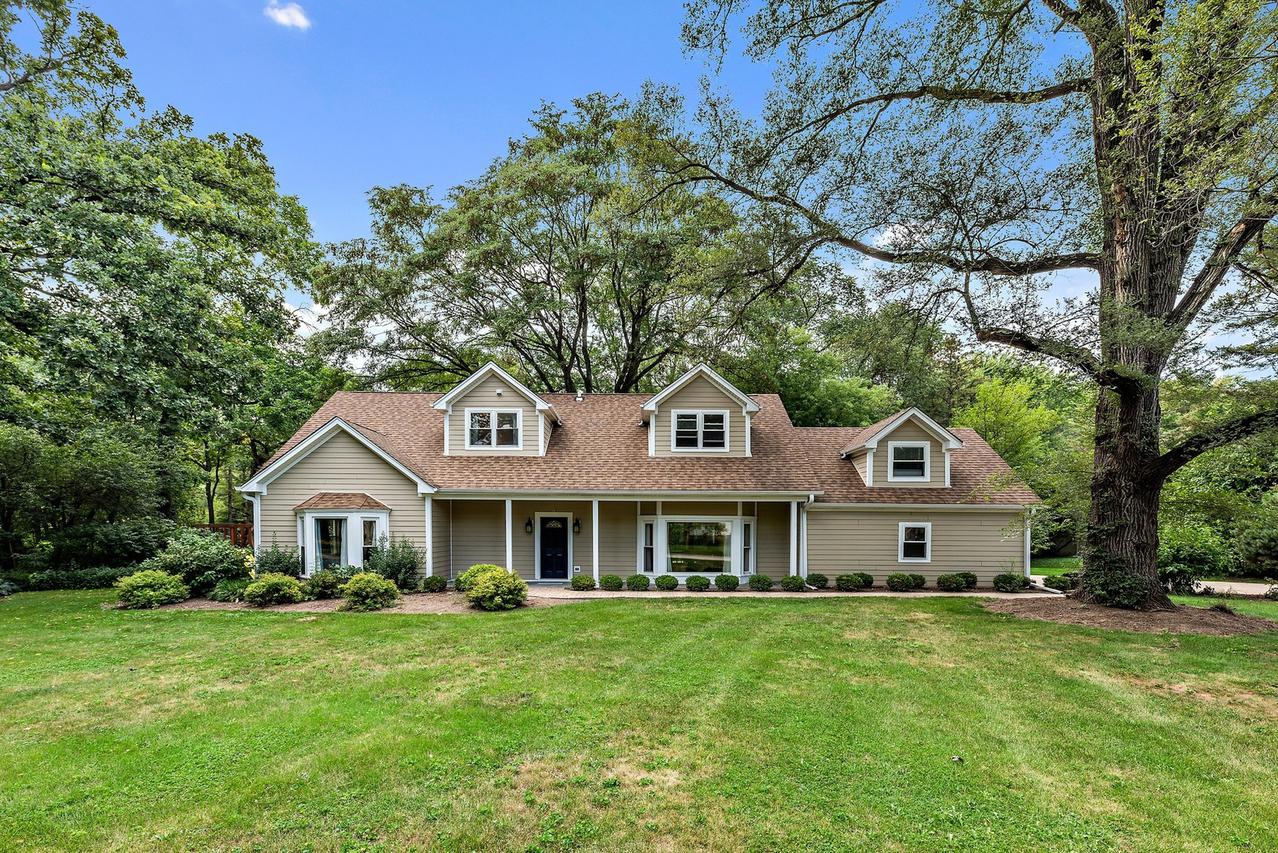 15 Essex Ln., Lincolnshire, IL 60069