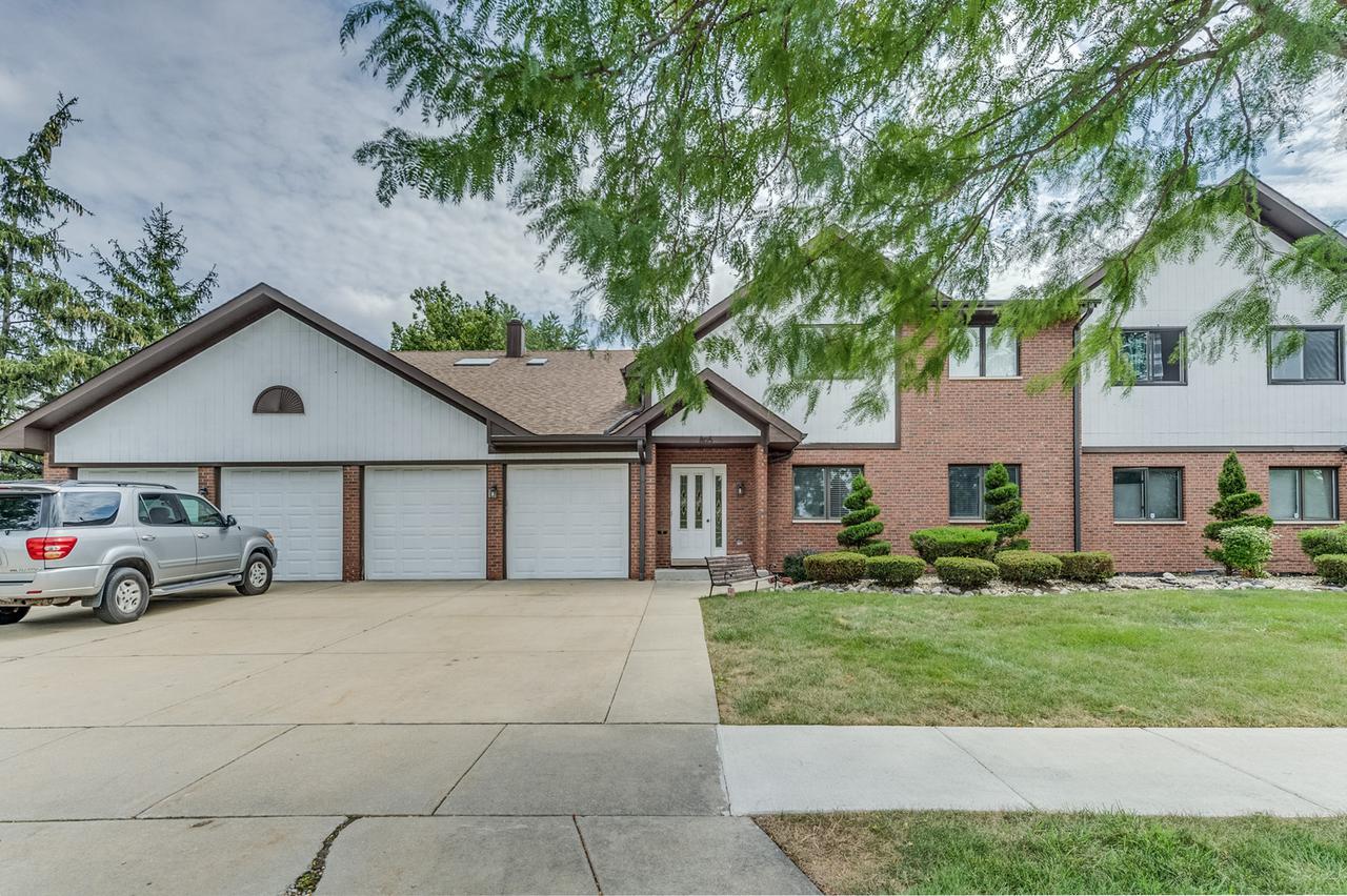 805 N Walnut St. #1A, Itasca, IL 60143