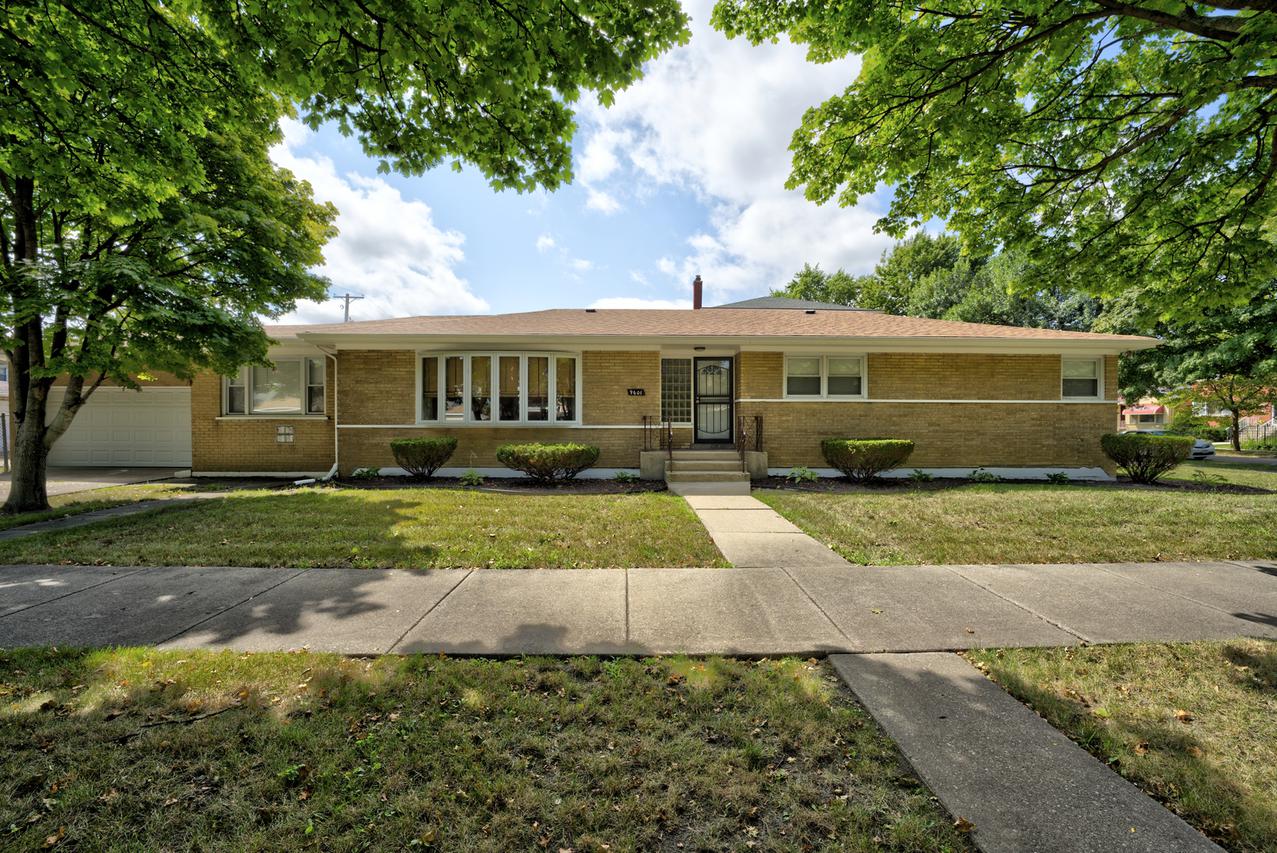 9601 S Prairie Ave., Chicago, IL 60628