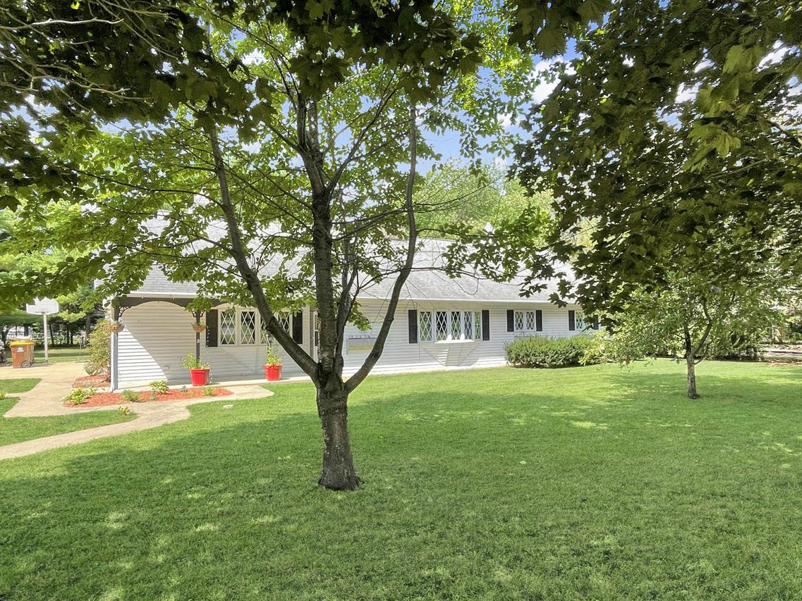 2228 Cross St., Freeport, IL 61032