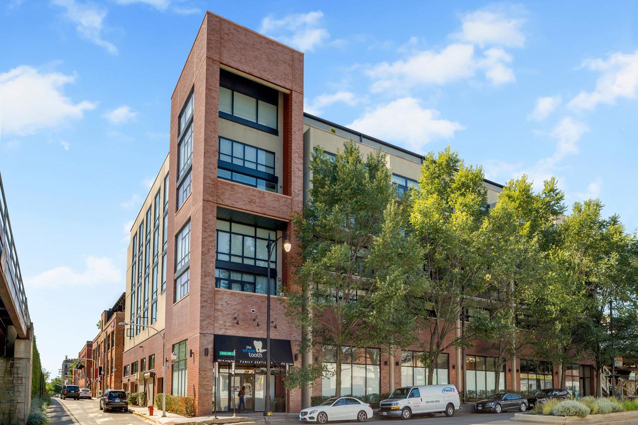 3946 N Ravenswood Ave. #611, Chicago, IL 60613