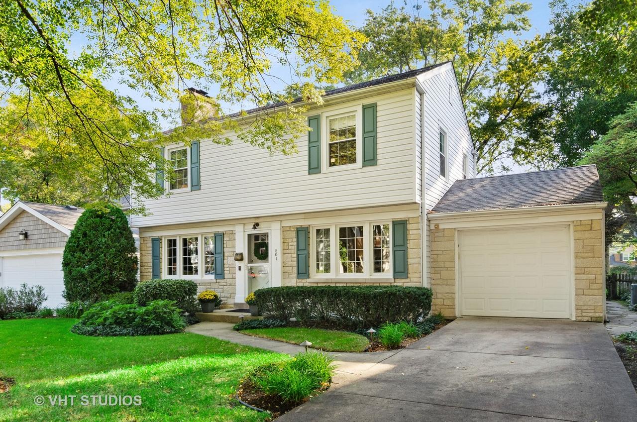 201 S Wilshire Ln., Arlington Heights, IL 60004