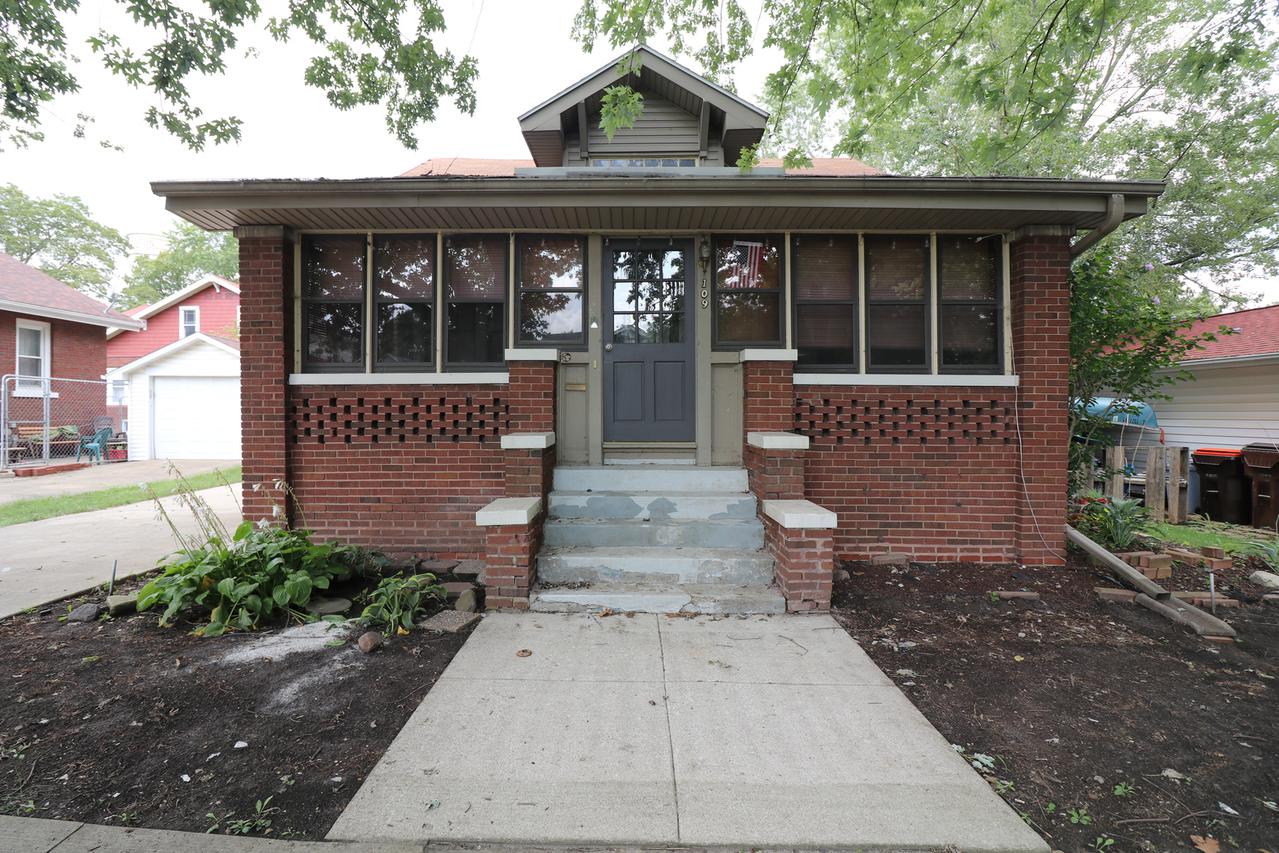 109 E South St., Clinton, IL 61727