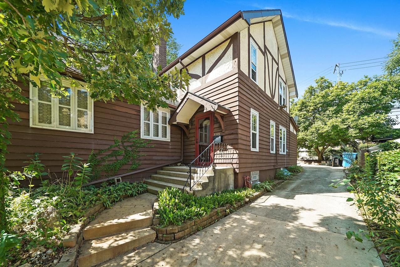 5306 N Normandy Ave., Chicago, IL 60656