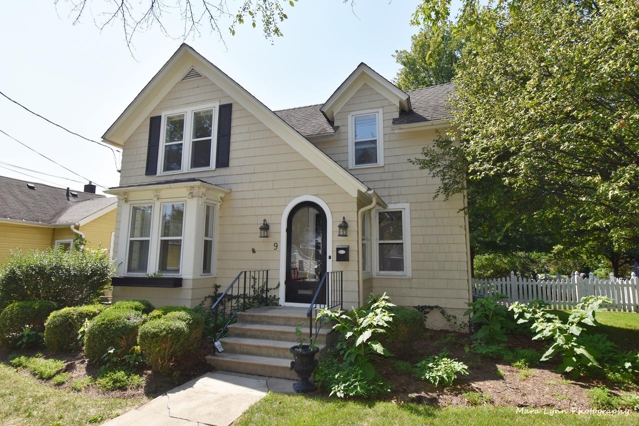 9 N Harrison St., Batavia, IL 60510