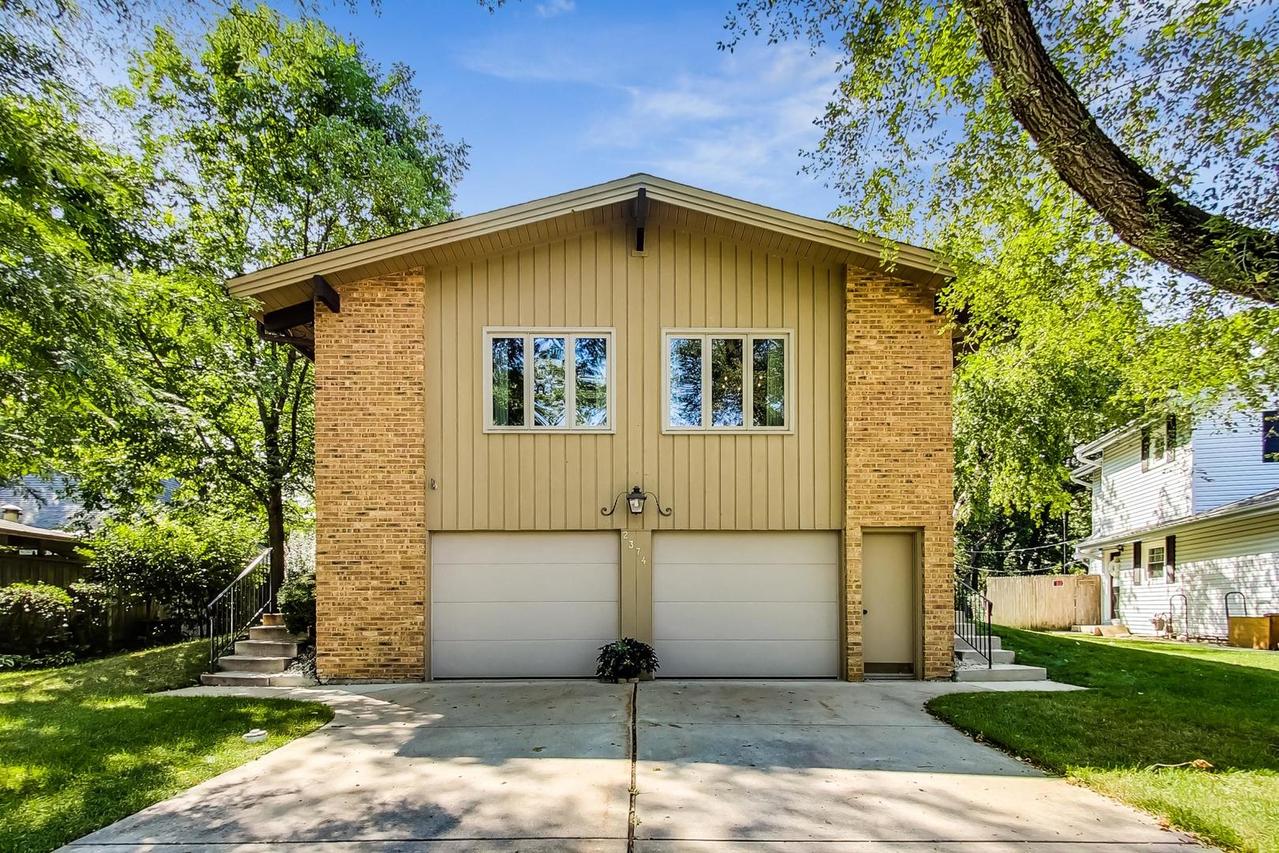 2374 N Westwood Ln., Palatine, IL 60074