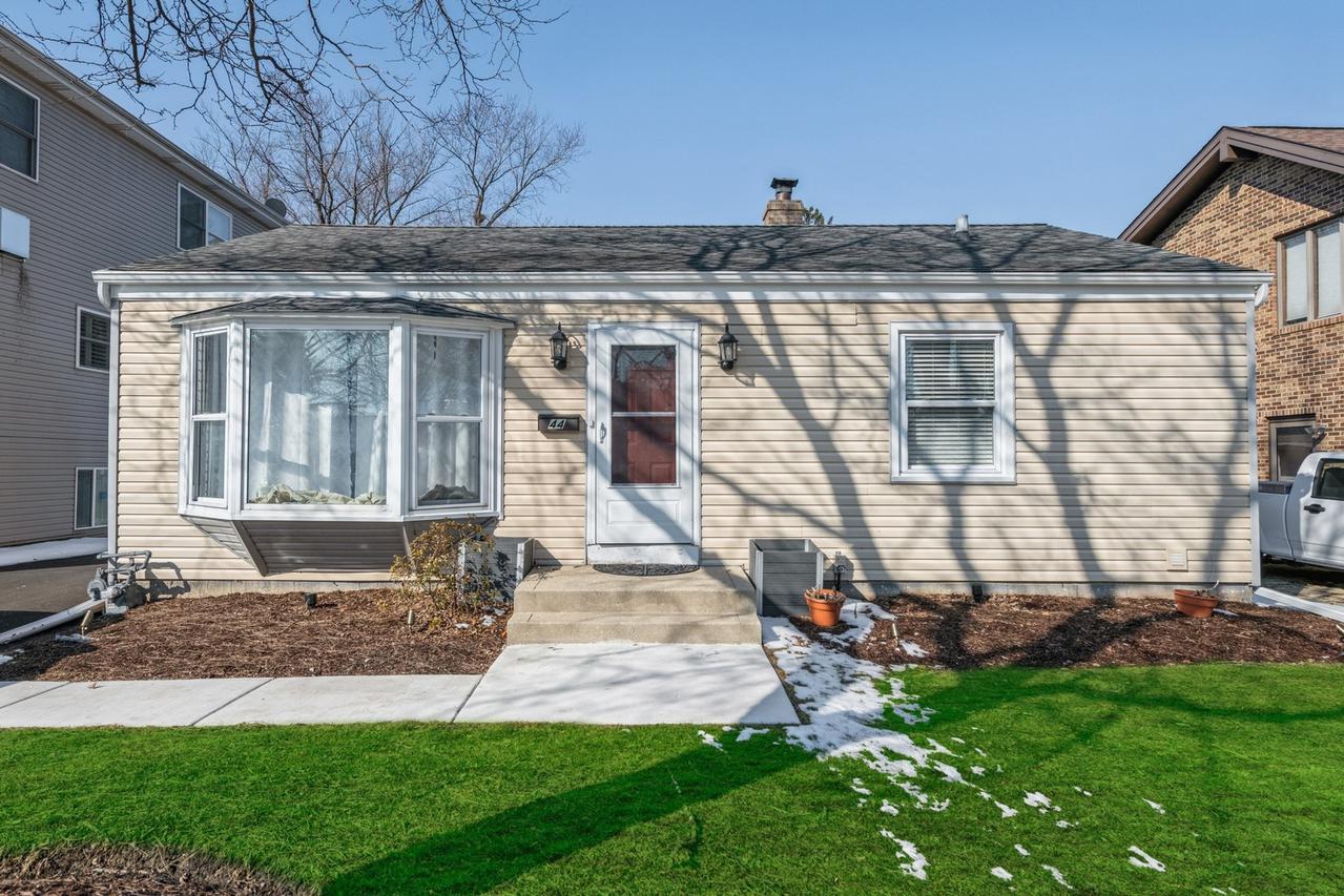 44 N Harvard Ave., Villa Park, IL 60181