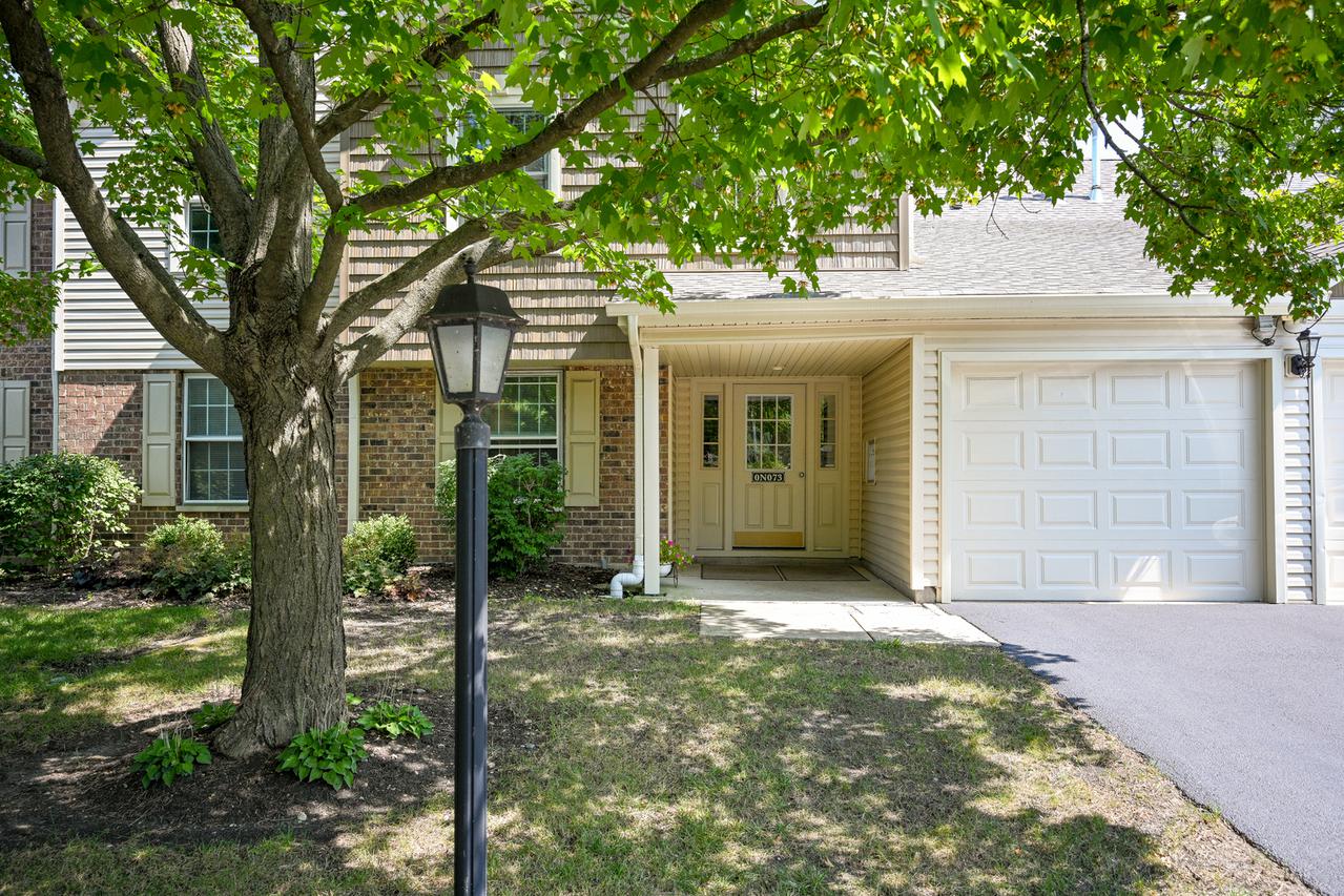 0N073 Coniston Ct. #803, Winfield, IL 60190