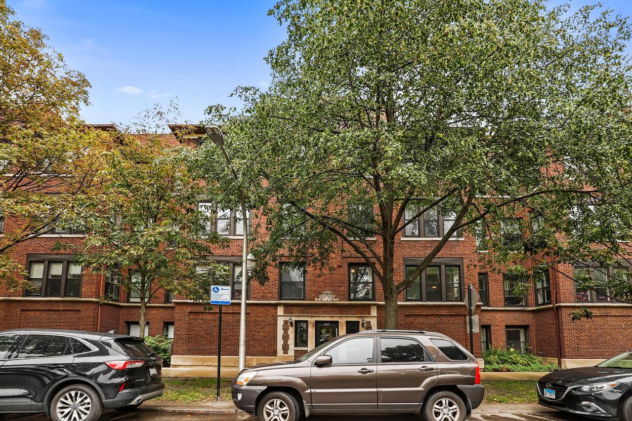 7029 N Greenview Ave. #1S, Chicago, IL 60626