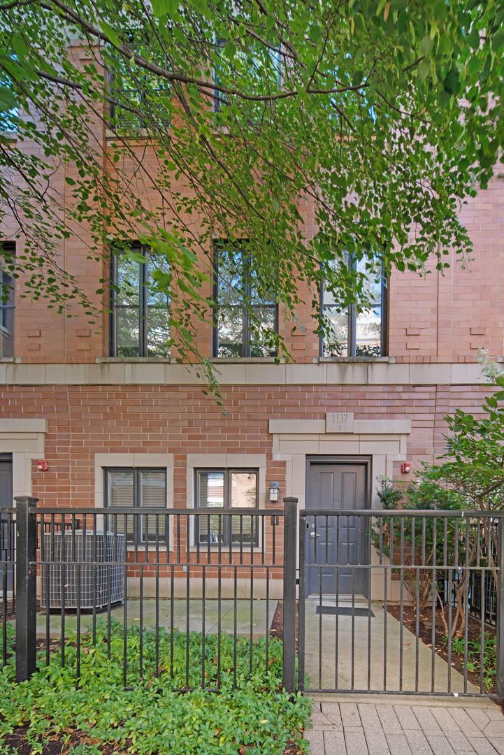 1137 W Monroe St. #8, Chicago, IL 60607