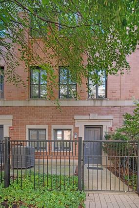 1137 W. Monroe St. #8, Chicago, IL 60607