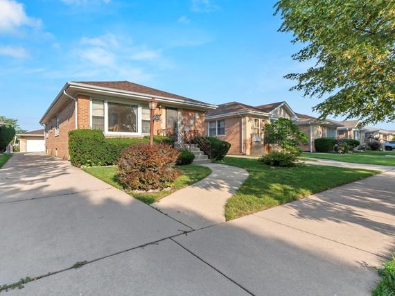 4628 N. Ozark Ave., Norridge, IL 60706