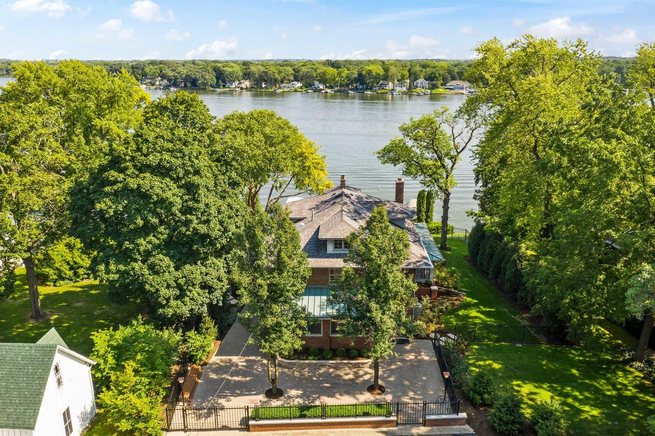 3320 Rocky Beach Rd., Johnsburg, IL 60051