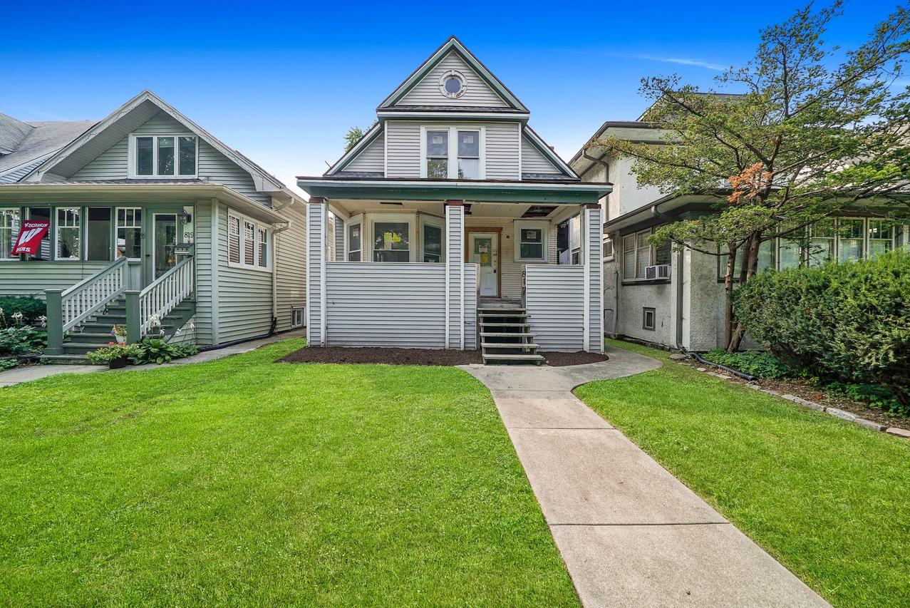 817 S Cuyler Ave., Oak Park, IL 60304