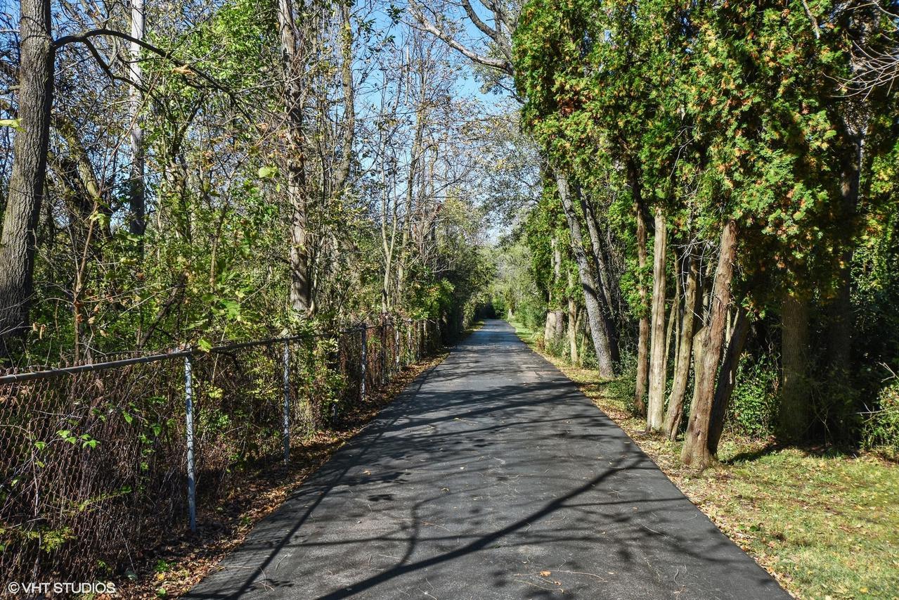 298 Otis Rd., Barrington Hills, IL 60010