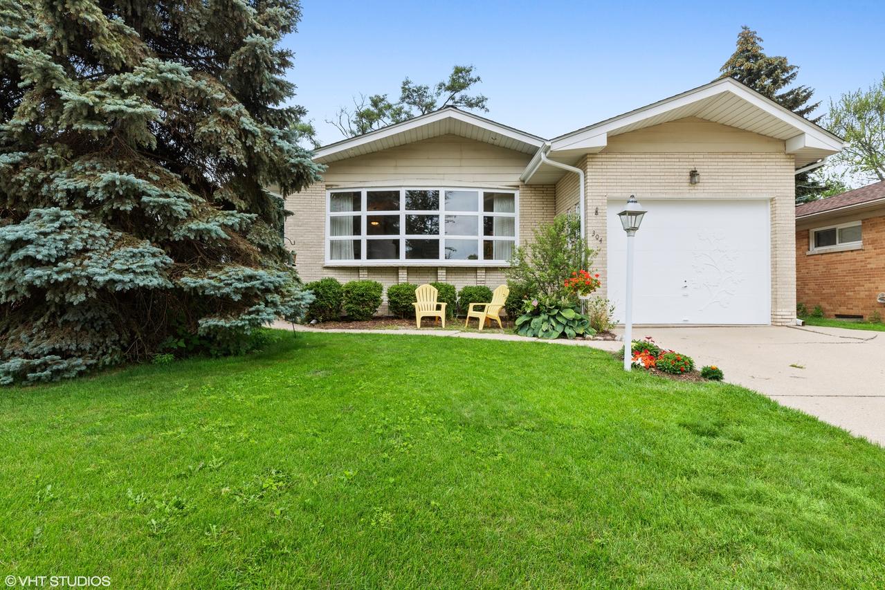 304 S Pine St., Mount Prospect, IL 60056