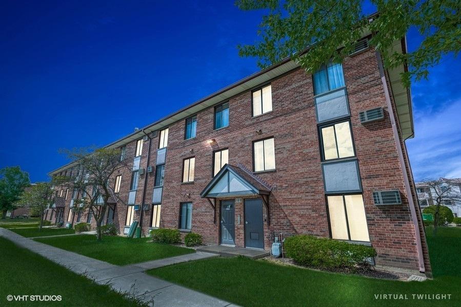 189 Gregory St. #7, Aurora, IL 60504