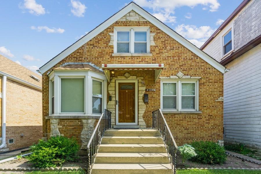 4555 N Moody Ave., Chicago, IL 60630