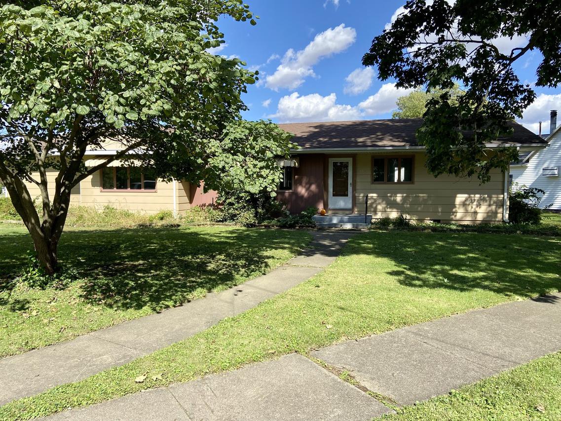 301 English St., Sidell, IL 61876