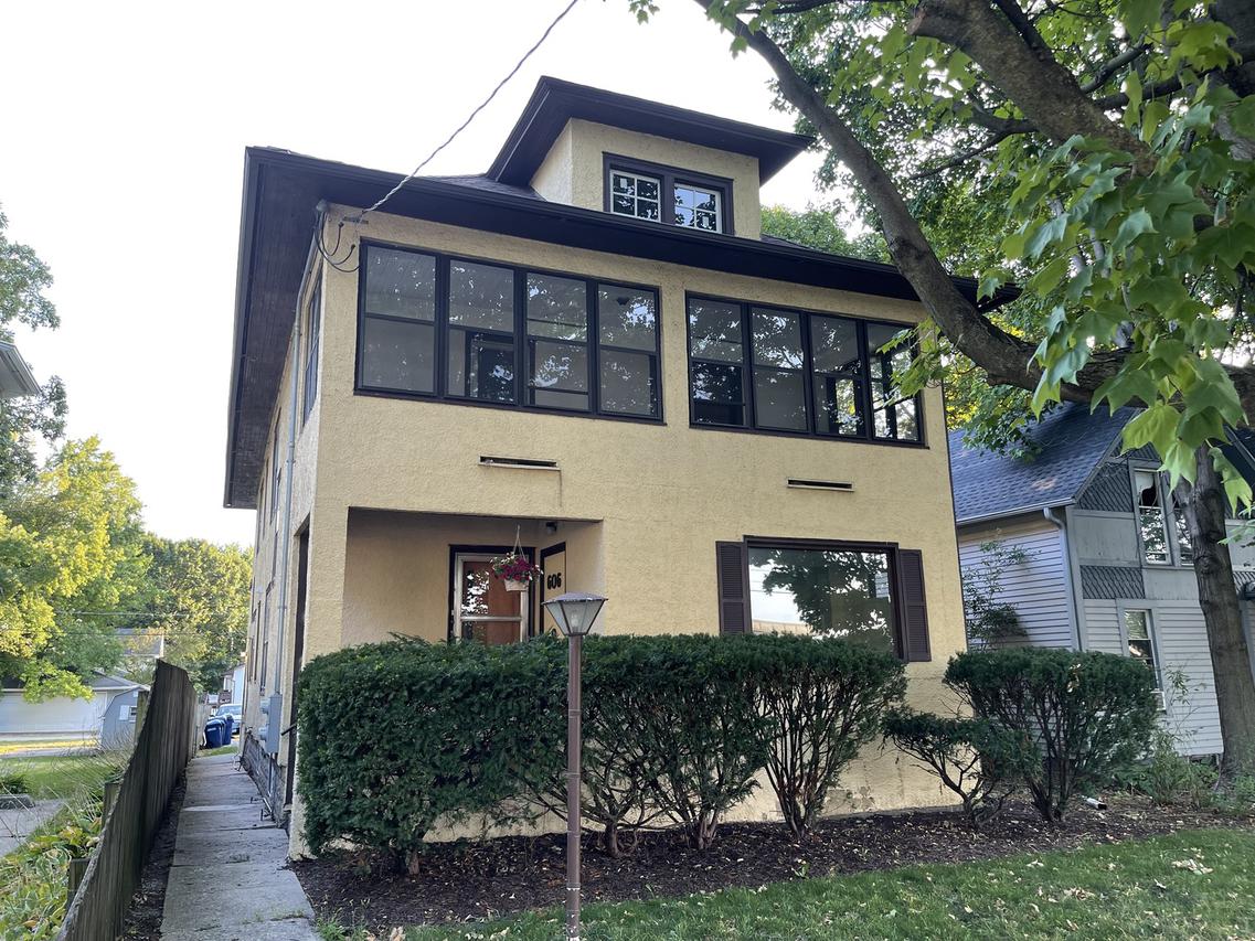 606 Grove St., Dekalb, IL 60115