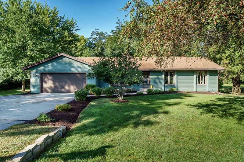 6449 Barkridge Rd., Roscoe, IL 61073
