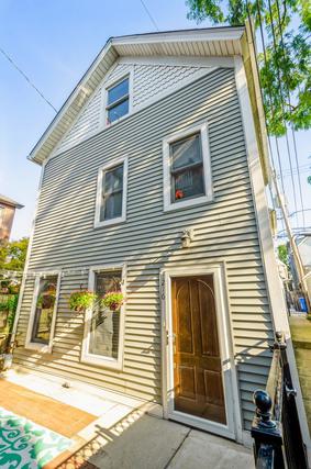 1216 W. Oakdale Ave. #CH, Chicago, IL 60657