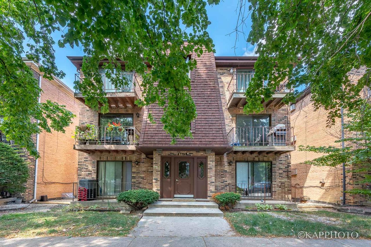 6612 W 64th Pl. #1B, Chicago, IL 60638