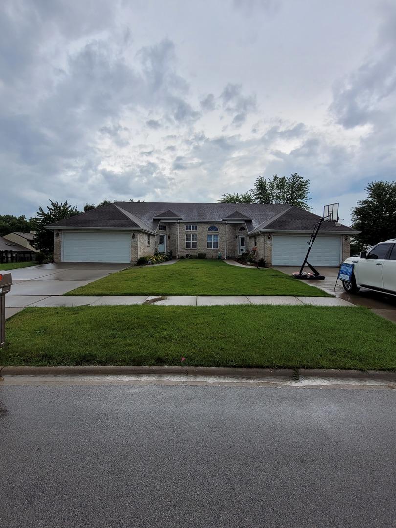 2371 Caton Crest Dr., Crest Hill, IL 60403