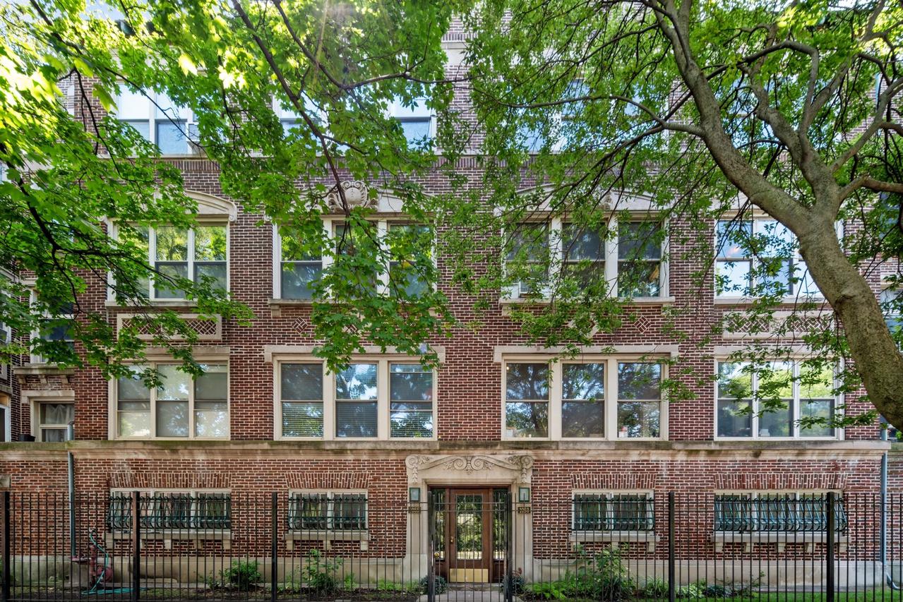 1053 E Hyde Park Blvd. #2, Chicago, IL 60615