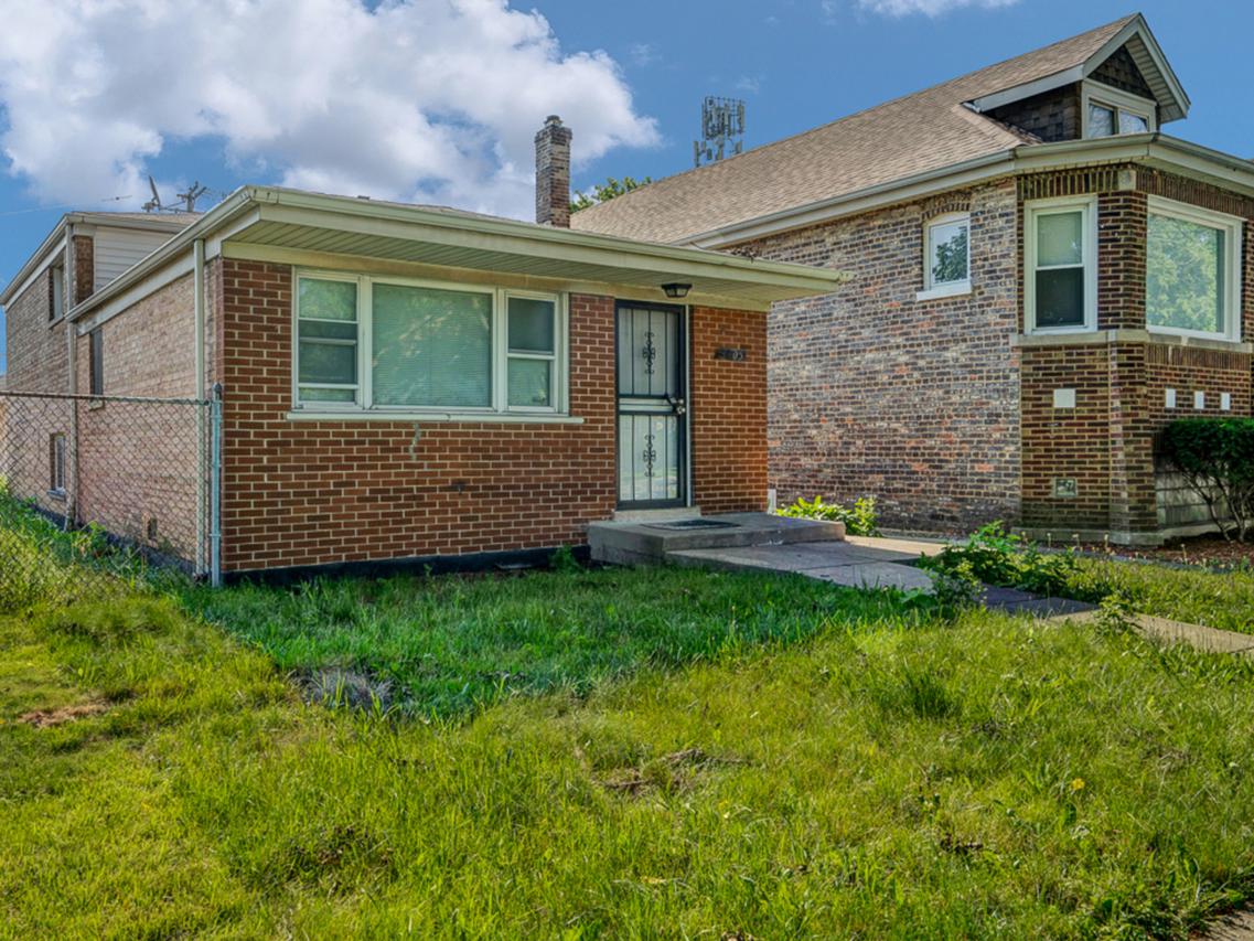 9905 S Green St., Chicago, IL 60620