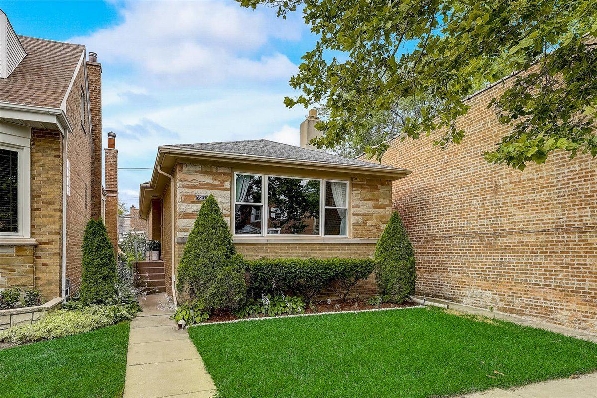 6255 W Peterson Ave., Chicago, IL 60646