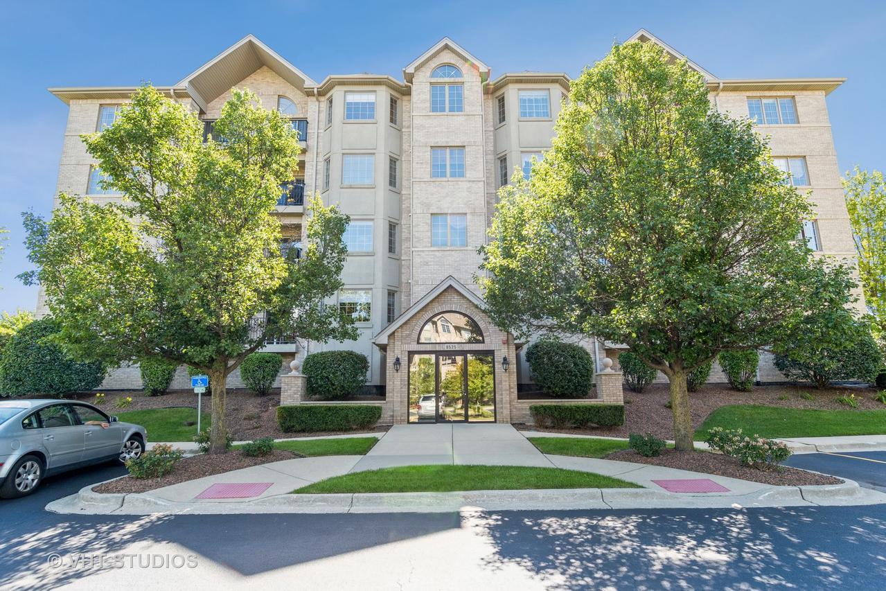 8525 Woodward Ave. #401, Woodridge, IL 60517