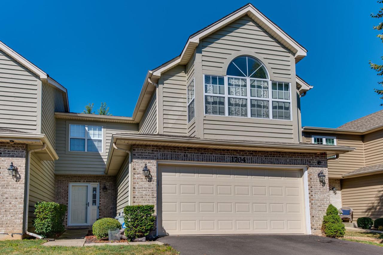 1704 Tamahawk Ln., Naperville, IL 60564