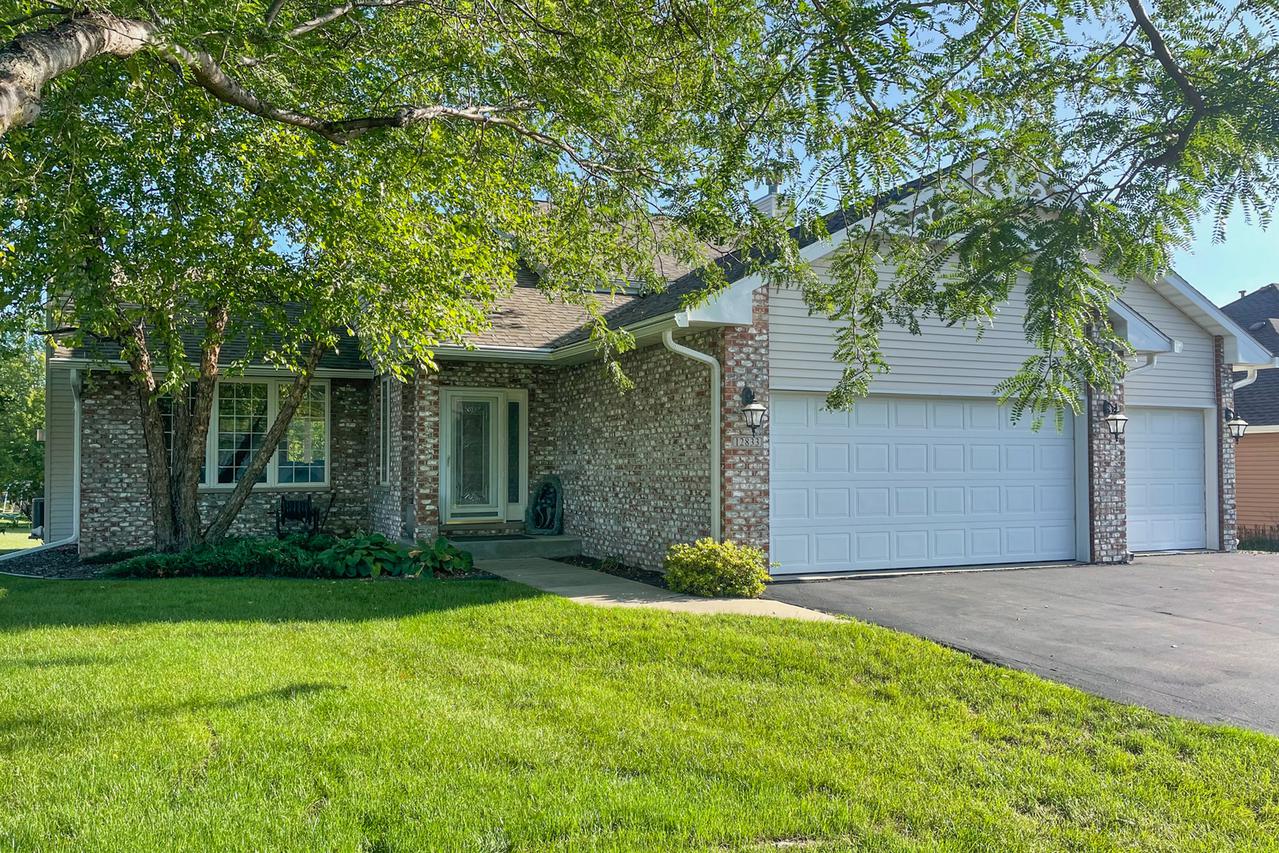 12833 Edgewater Pointe, Winnebago, IL 61088
