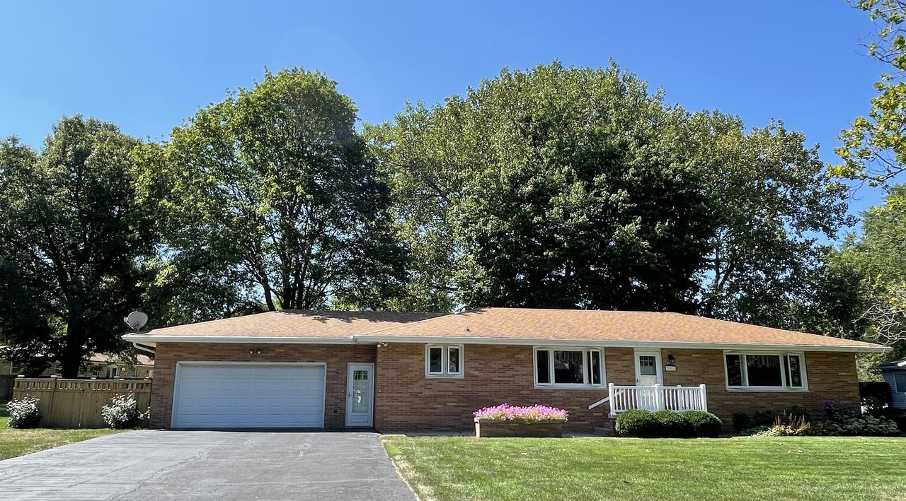 211 N Brookview Dr., Farmer City, IL 61842