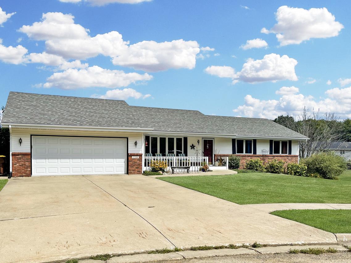 2204 Countryside Ln., Freeport, IL 61032