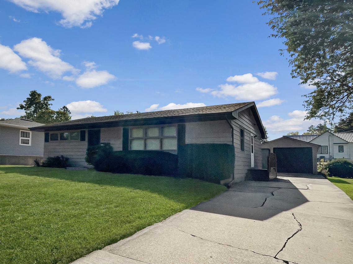 974 Monroe Dr., Freeport, IL 61032