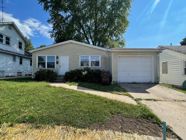 827 Jefferson Dr., Freeport, IL 61032