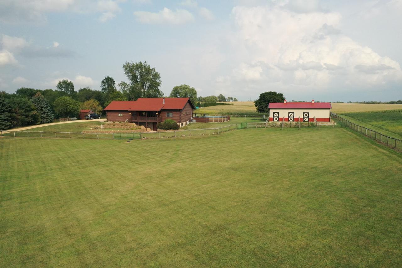 8405 N Kilbuck Rd., Monroe Center, IL 61052