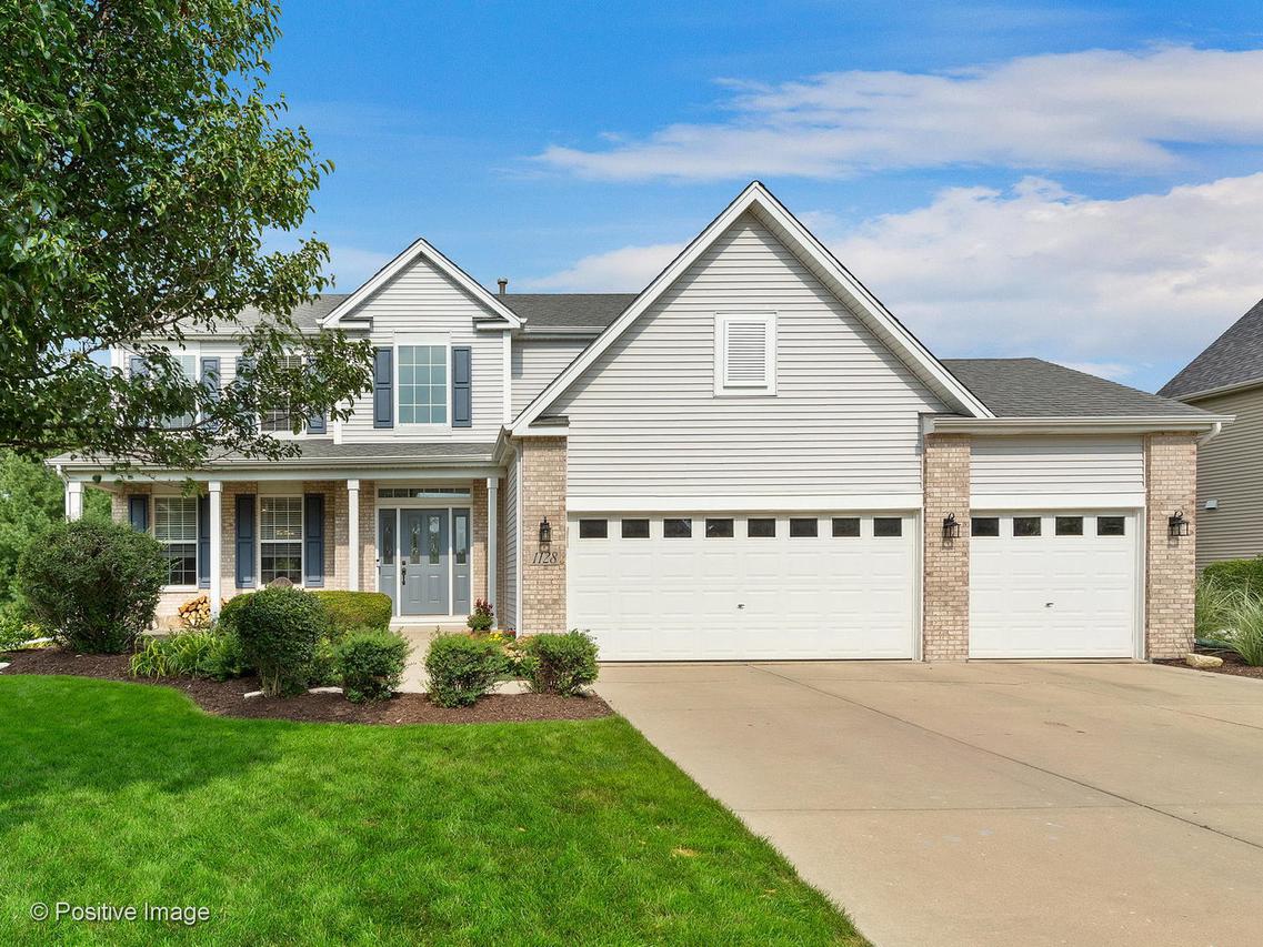 1128 Dorr Dr., Sugar Grove, IL 60554