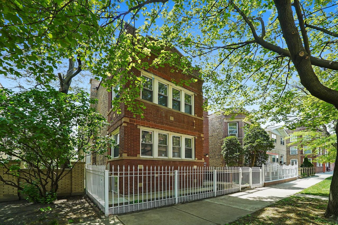 3139 W Leland Ave., Chicago, IL 60625