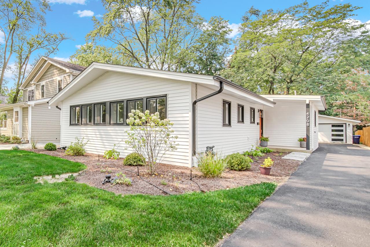 4208 Western Ave., Western Springs, IL 60558