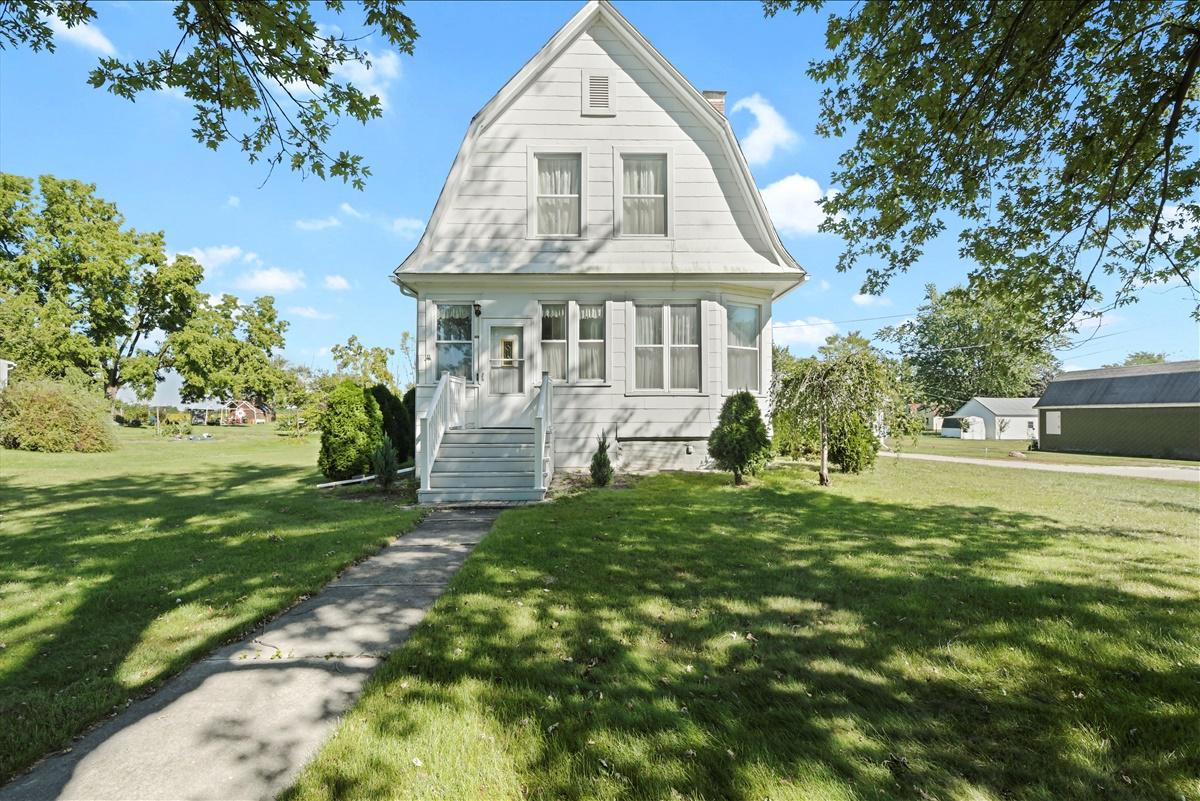 107 N Franklin St., Sibley, IL 61773