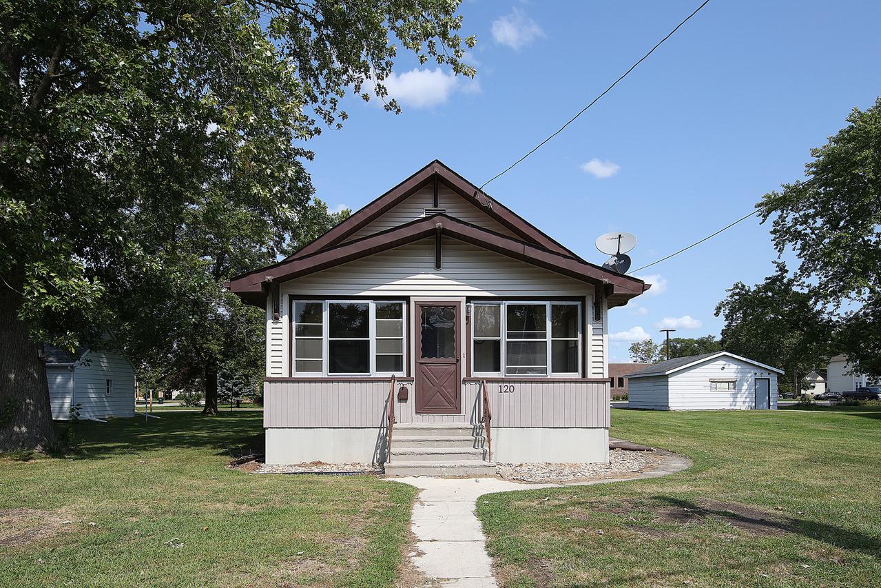 120 E Oak St., Coal City, IL 60416