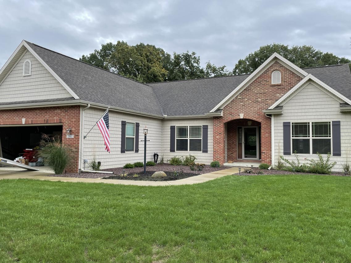 2017 Slade Ln., Mahomet, IL 61853