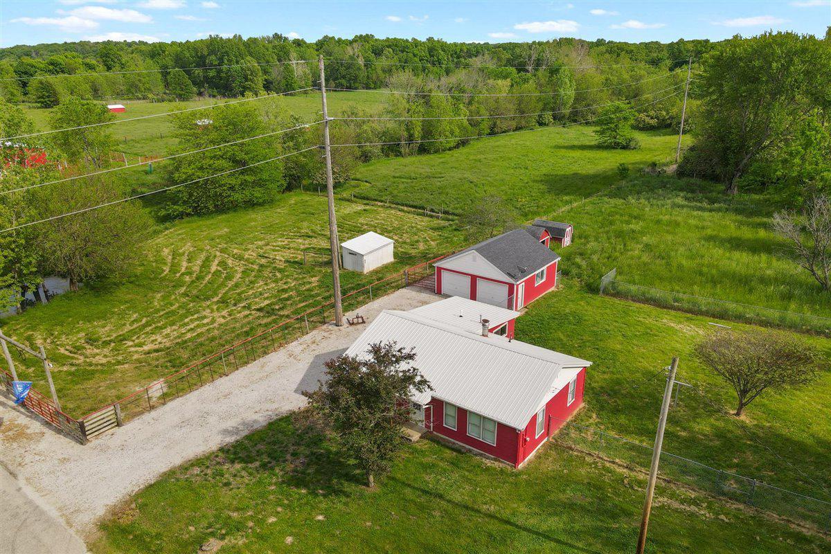 9842 E 1980 North Rd., Oakwood, IL 61858