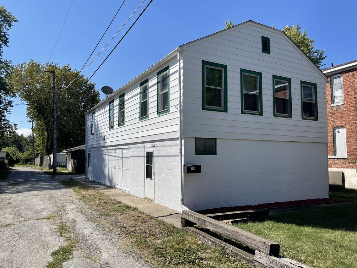 124 E 31st St., Steger, IL 60475